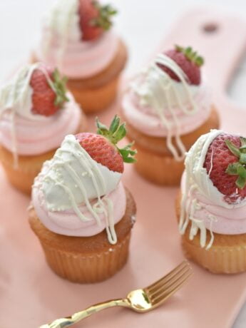 Cupcakes con crema de fresas con Thermomix