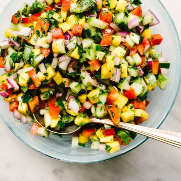 Receta de enlsalada de Salmón, mango y pepino