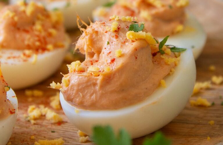 Huevos rellenos con salmón en conserva con Thermomix
