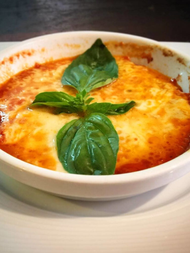Pizzaiola de queso provolone y pan de ajo con Thermomix